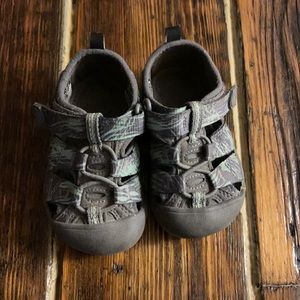 Nice little boys sandals.  Used but in good condition.  Size 5.  Toddler.